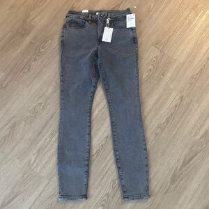 NWT Good American Good Legs Charcoal Skinny Jeans